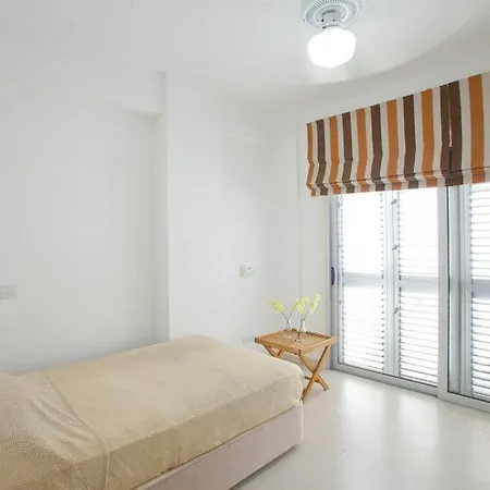 “beautiful Trident Beach Front Suite” Paralimni