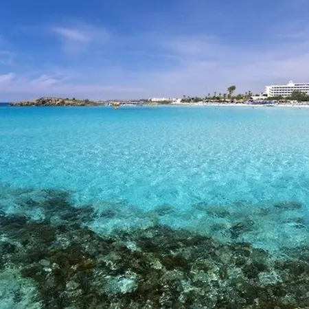“beautiful Trident Beach Front Suite” *