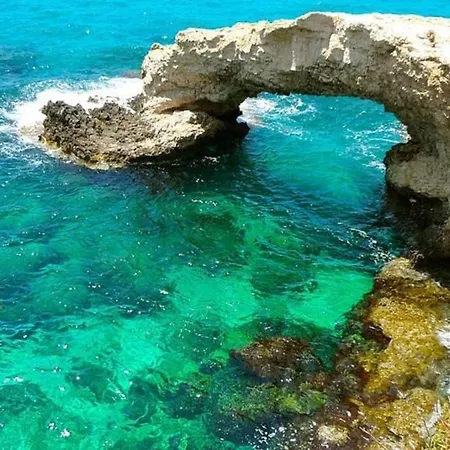 “beautiful Trident Beach Front Suite” Villa Paralimni