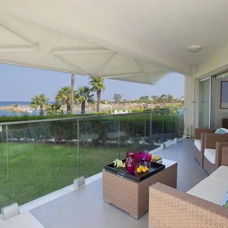 “beautiful Trident Beach Front Suite” Villa *