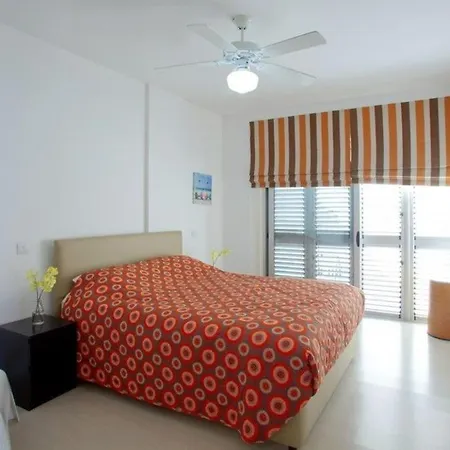 “beautiful Trident Beach Front Suite” * Paralimni